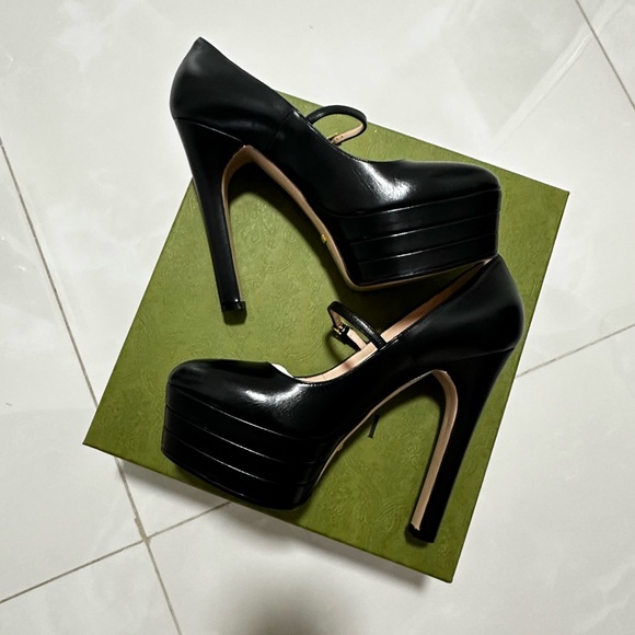 GUCCI Leather Platform Pumps - Picture 9 of 11